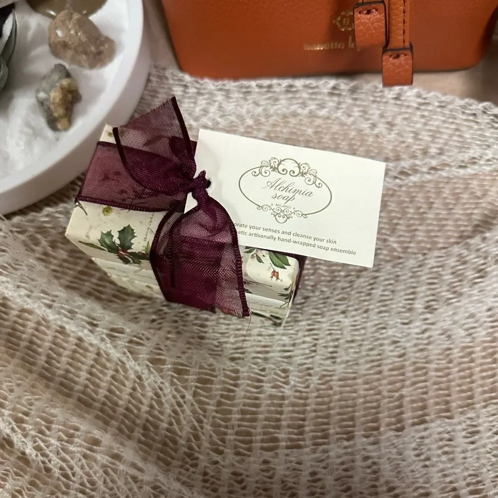 Alchimia Soap Milano Almond Moisturizing Christmas Winter Holiday Wrapped